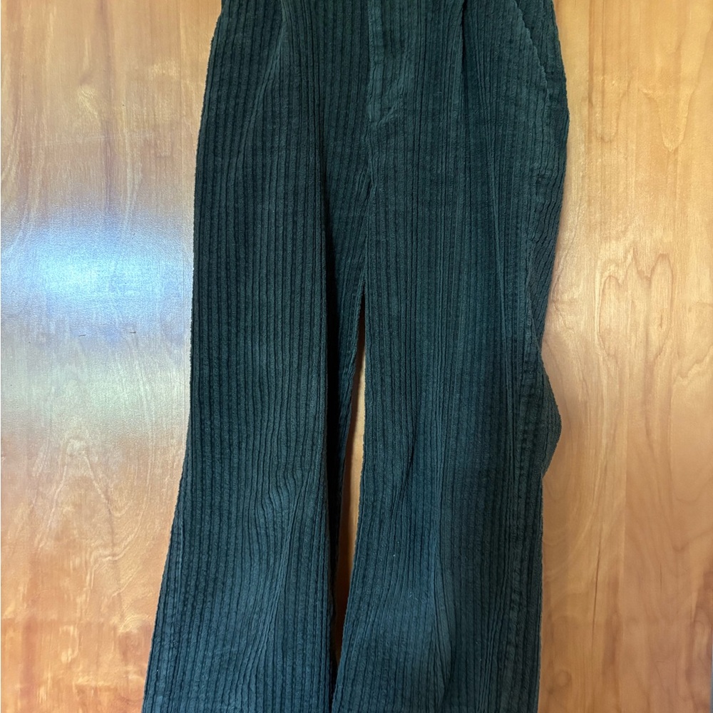 Women's Corduroy Cropped Pants - Dark Green